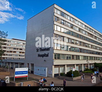 St Thomas' Ospedale principale ingresso pedonale sul Westminster Bridge Road Foto Stock