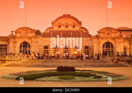 OPERA HOUSE EDIFICIO GRAND CASINO PARC DE SOURCES VICHY AUVERGNE FRANCIA Foto Stock