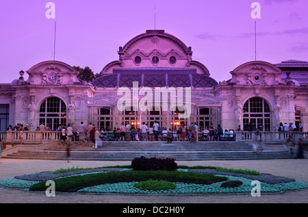 OPERA HOUSE EDIFICIO GRAND CASINO PARC DE SOURCES VICHY AUVERGNE FRANCIA Foto Stock