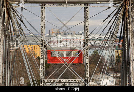 All'interno della ruota panoramica Ferris (Wiener Riesenrad) del Prater di Vienna, Austria. Foto Stock