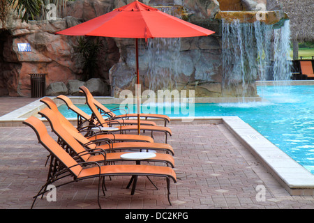 Florida Weston, Fort ft. Lauderdale,Bonaventure Resort & Spa,hotel,area piscina,sdraio,ombrellone,cascata artificiale,FL13 Foto Stock
