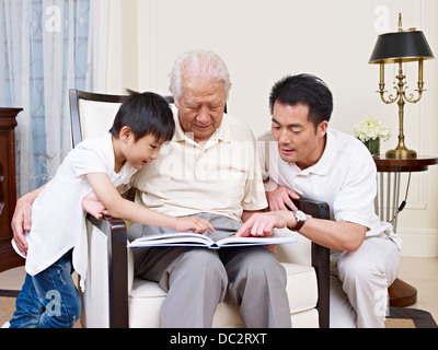 Nonno, padre e figlio Foto Stock