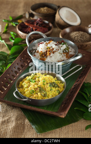 Thoran. Il cocco e il piatto di verdure Kerala India Foto Stock