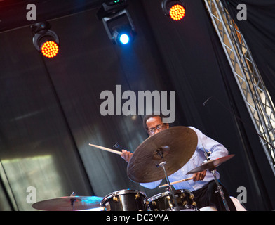 Brian Blade (Wayne Shorter Quartet) eseguita a Warsaw Summer Jazz Days 2013 nella fabbrica di Soho, Polonia. Foto Stock