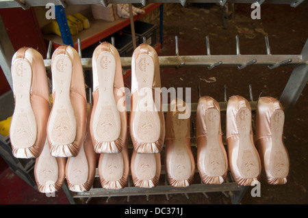 Fatte a mano pointe scarpe fatti da Liberati di Londra. Foto Stock