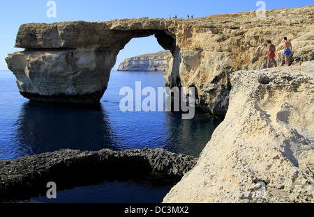 Arco Naturale di Azur Window vicino a Dwejra Bay, isola di Gozo, Malta Foto Stock