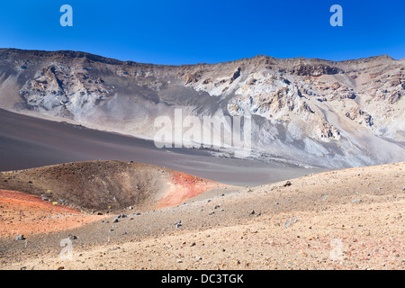 Vista dentro il grande cratere Haleakala in Maui, Hawaii. Foto Stock