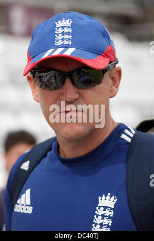 Durham, Regno Unito. 8 agosto 2013. Andy Flower, l'Inghilterra Pullman, in Inghilterra la sessione di training al Riverside Terreno in Chester-le-Street. La sessione è stata la squadra finale pratica prima del 4° Investec Ceneri Test match tra Inghilterra e Australia. © wh Foto Stock
