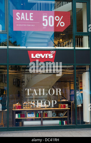 Shop Levi Strauss & Co sul Kurfuerstendamm Foto Stock