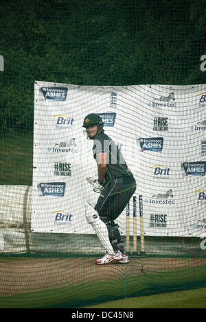 Durham, Regno Unito. 08 Ago, 2013. Vergogna Watson nelle reti in Australia la sessione di training a Emirates Durham International Cricket Ground a Chester-le-Street. La sessione è stata la squadra finale pratica prima del 4° Investec Ceneri Test match tra Inghilterra e Australia. Credito: Stuart Forster/Alamy Live News Foto Stock