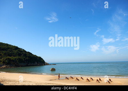 Taiwanese Navy Seals, soprannominato 'sommozzatori " Treno e fare esercizi per tenersi in forma sulla spiaggia di Nangan su Matsu isola. Foto Stock