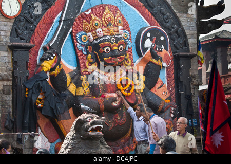 Kala (nero) Bhairab (Shiva) in Durbar Square, Kathmandu. Foto Stock