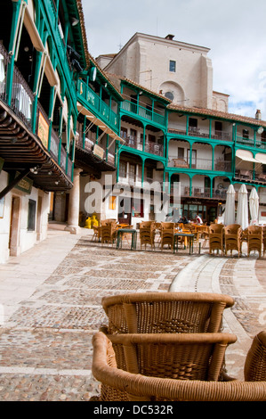 Terrazza nella piazza principale. A Chinchon, provincia di Madrid, Spagna. Foto Stock