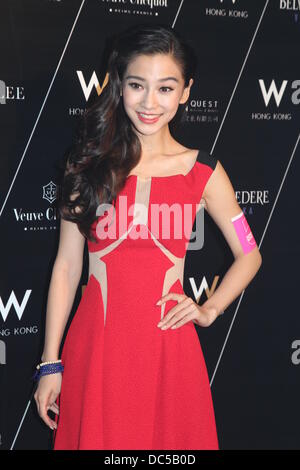 Hong Kong, Cina. 8 Ago, 2013. L'attrice Angelababy assiste il quinto anniversario di attività detenute da un hotel di Hong Kong, Cina giovedì 8 agosto 2013. Credito: TopPhoto/Alamy Live News Foto Stock