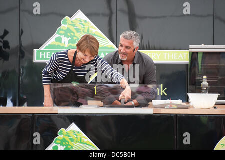 Paul Hollywood è un inglese un baker e celebrity chef, meglio conosciuto per essere un giudice sulla BBC One è il grande British cuocere Foto Stock