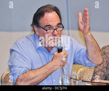 Oliver Stone, Aug 05, 2013 : Hiroshima, Giappone : regista Oliver Stone partecipa a un talk show a Hiroshima, Giappone, il 5 agosto 2013. Foto Stock