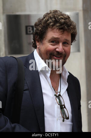 Londra, UK, 9 agosto 2013. Michael Ball visto lasciare BBC radio due studios Credito: WFPA/Alamy Live News Foto Stock