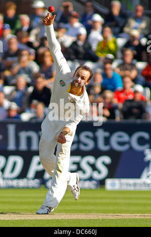 Chester Le Street, Regno Unito. 09Aug, 2013. Nathan Lyon bowling durante il giorno una delle ceneri Investec 4 test match a Emirates Riverside Stadium, il Agosto 09, 2013 a Londra, Inghilterra. Credito: Mitchell Gunn/ESPA/Alamy Live News Foto Stock