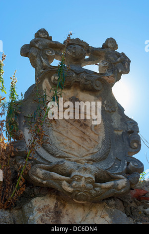 Local stemma di famiglia Dol villaggio sull'isola di Brac, Croazia Foto Stock