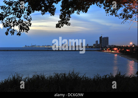 Pattaya Bay al tramonto Foto Stock