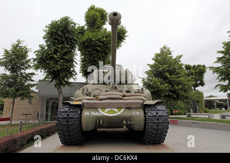 American Sherman serbatoio 'Canale Blues", mostra al Museo Airborne Sainte Mere Eglise Francia Foto Stock