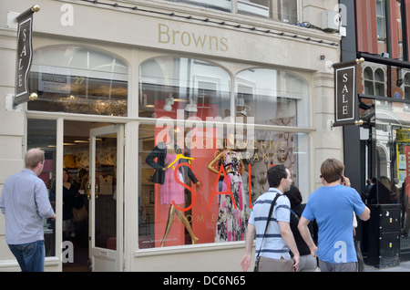 Browns fashion store in South Molton Street, Mayfair, London, Regno Unito. Foto Stock