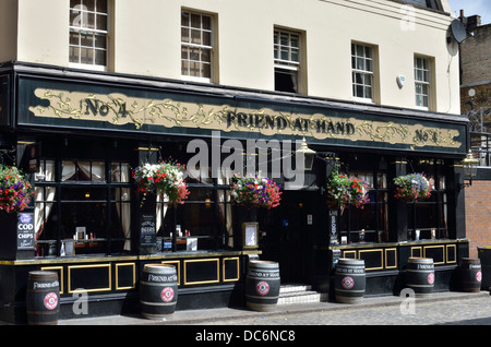 L'amico a portata di mano pub nel quartiere di Bloomsbury, London, Regno Unito Foto Stock