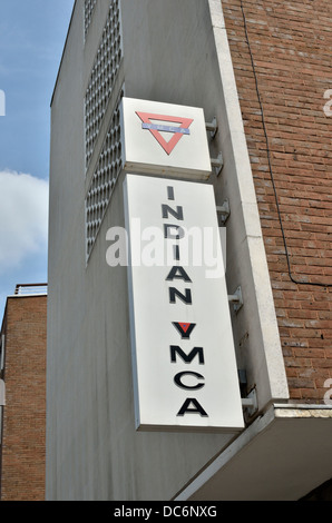 La Indian YMCA di Fitzroy Square, Fitzrovia, Londra, Regno Unito. Foto Stock