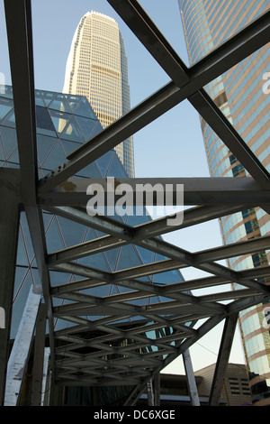 Vista di ifc 2 e il nuovo exchange square edificio in costruzione nel centro di Hong kong Foto Stock