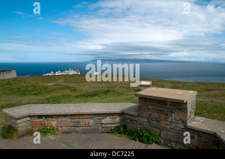 Hoy nelle Orkney Isles dalla testa di Dunnett, il punto più settentrionale del continente BRITANNICO. Caithness in Scozia, Regno Unito. Foto Stock