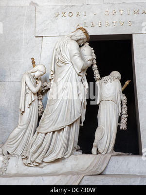 VIENNA - 3 luglio: dettaglio della tomba di Marie Christine figlia di Maria Theresia a partire dagli anni 1798 - 1805 da Antonio Canova Foto Stock