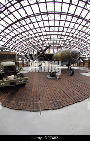 Bombardiere con D-Day marcature, esposte presso il Museo a Utah Beach, Normandia sbarchi in Francia, Operation Overlord, D-Day. Foto Stock