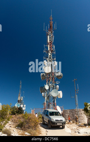 Televsion e Torre delle telecomunicazioni sulla cima di Vidova Gora sull isola di Brac, Croazia Foto Stock