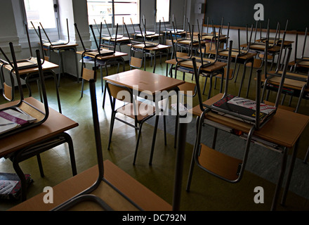 Un aula vuota durante una giornata di sciopero in Maiorca, SPAGNA Foto Stock