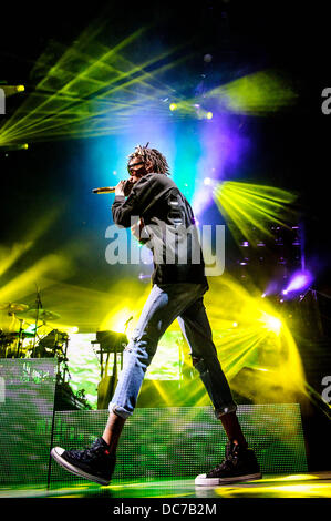 Toronto, Ontario, Canada. 10 Ago, 2013. Rapper americano WIZ KHALIFA effettuato sulla fase a Molson anfiteatro canadese a Toronto durante il 'sotto la influenza della Musica " tour. Credito: Igor Vidyashev/ZUMAPRESS.com/Alamy Live News Foto Stock