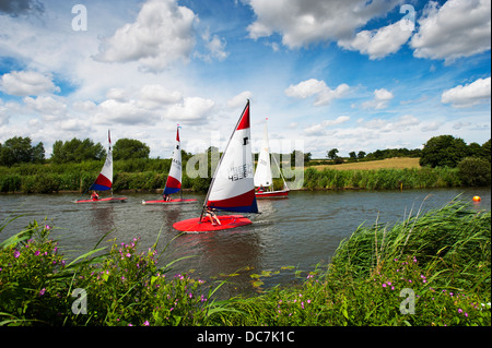 Barche a vela racing a Beccles Suffolk Foto Stock