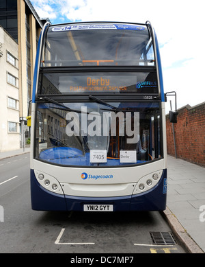 Stagecoach bus su una rotaia di servizio di sostituzione al Derby utilizzato durante i lavori di ristrutturazione di Nottingham della stazione ferroviaria England Regno Unito Foto Stock