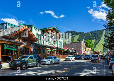 A nord di Cache Street nel centro cittadino di Jackson, Wyoming USA Foto Stock