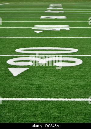 Yardline su American campo di calcio Foto Stock