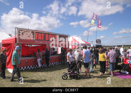 Maidenhead, Berkshire, Inghilterra, Regno Unito. 11 agosto 2013. Retrò Festival presso White Waltham airfield. Credito: Mark Beton/festival/Alamy Live News Foto Stock