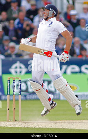 Chester Le Street, Regno Unito. 12 Ago, 2013. Tim Bresnan durante il giorno quattro delle ceneri Investec 4 test match a Emirates Riverside Stadium, il 12 agosto 2013 a Londra, Inghilterra. Credito: Mitchell Gunn/ESPA/Alamy Live News Foto Stock