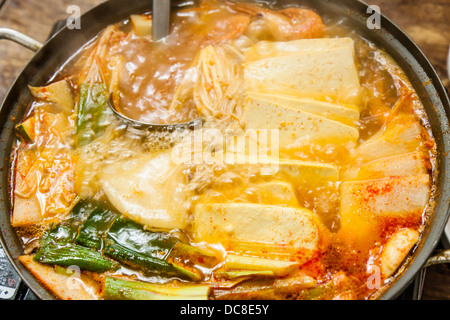 Primo piano della Dubu Jeongol (Tofu & Zuppa di pesce) Foto Stock