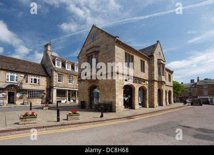 Market Place, Oundle. Northamptonshire, Inghilterra, Regno Unito. Foto Stock