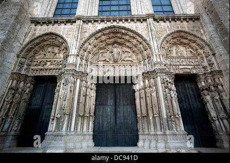 La cattedrale di Chartres, la Valle della Loira, in Francia. Luglio 2013 Royal timpano del portale Foto Stock