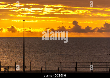 Tramonto sul Mare d'Irlanda Foto Stock