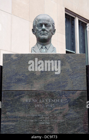 Busto di René Lévesque, ex Primo Ministro della provincia del Quebec. Foto Stock