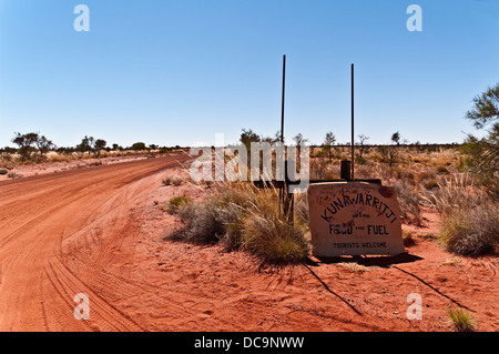 Insediamento KUNAWARRITJI SEGNO, ben 33, CANNING STOCK ROUTE, Australia occidentale, Australia Foto Stock