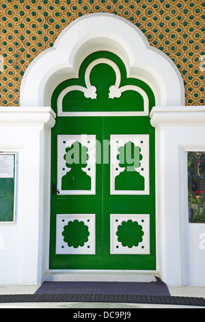 Ingresso al XIX secolo Shah Jahan moschea, Strada orientali, Woking, Surrey, England, Regno Unito Foto Stock