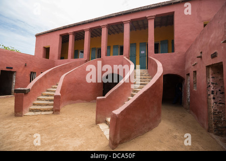Maisons des Esclaves, casa degli schiavi, con il suo "Gate di non ritorno", isola di Goree, Senegal. Foto Stock