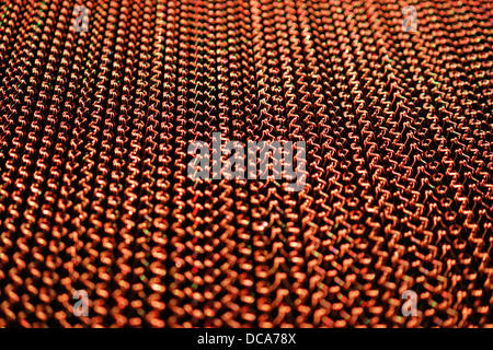 Una cortina di metallo sparato da un angolo basso Foto Stock